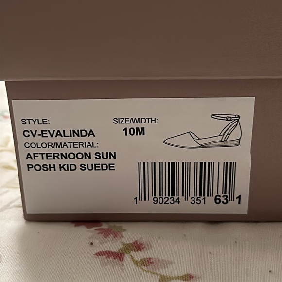 NIB Crown Vintage Evalinda ankle strap cutout wedge shoe - Picture 8 of 8